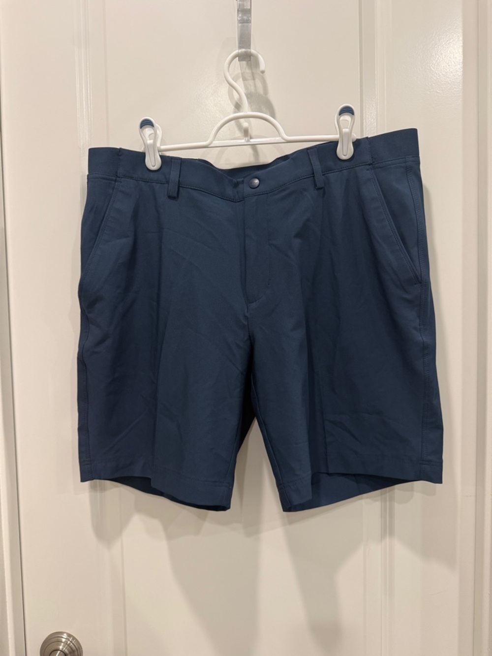 Greg Norman Collection Flat-Front Golf Shorts in Navy Blue NWT